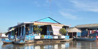 /images/cambodia/nw/kompong-chhnang/floating-villages_sm.jpg