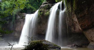 Thailand's most popular park with wild animals, mountains, monsoon forests, waterfalls...